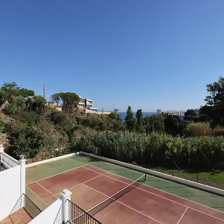 Quaint 2 Bedroom Townhouse With Pool Close To Sea! Chalet *