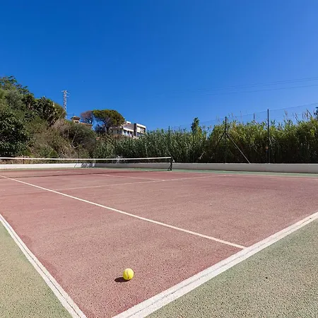 Chalet Quaint 2 Bedroom Townhouse With Pool Close To Sea! Benalmadena