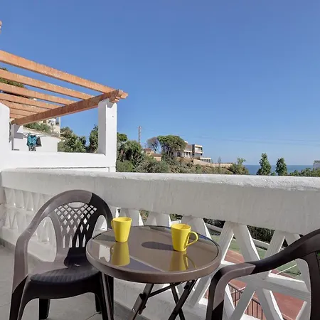 Quaint 2 Bedroom Townhouse With Pool Close To Sea! Chalet *